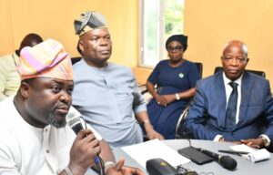 From left, National Deputy President, National Association of Nigeria Travel Agency, Dr Olatokunbo Dagunduro; Oyo State Commissioner for Culture and Tourism, Dr Wasiu Olatunbosun and Permanent Secretary, Ministry of Culture and Tourism, Dr Muftau Ayoola, during a press conference on how to sanitize the Travel Agency in Oyo State, held at Conference room, Ministry of Culture and Tourism, Secretariat, Ibadan