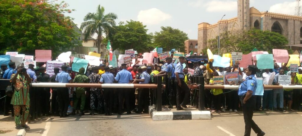 FCT nurses, teachers protest unpaid N70,000 minimum wage