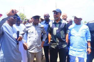 (L-R) Ag. ES FCDA, Richard YDauda, FCT Minister, Nyesom Wike, Allwell Onyesoh, Olaka Nwogu during the Minister’s inspection of the Kabusa/Ketti and Kabusa/Takushara road projects in AMAC on Saturday