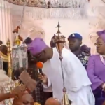 Governor-Seyi-Makinde-presenting-the-new-Alaafin–768×390