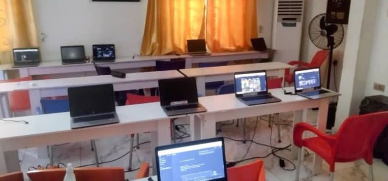 EFCC investigates 30 arrested at Hustle Kingdom fraud school