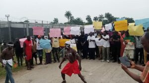 Itsekiris-Protester-3-1024×576