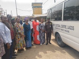 Trinity-House-Donates-Coastal-Bus-3