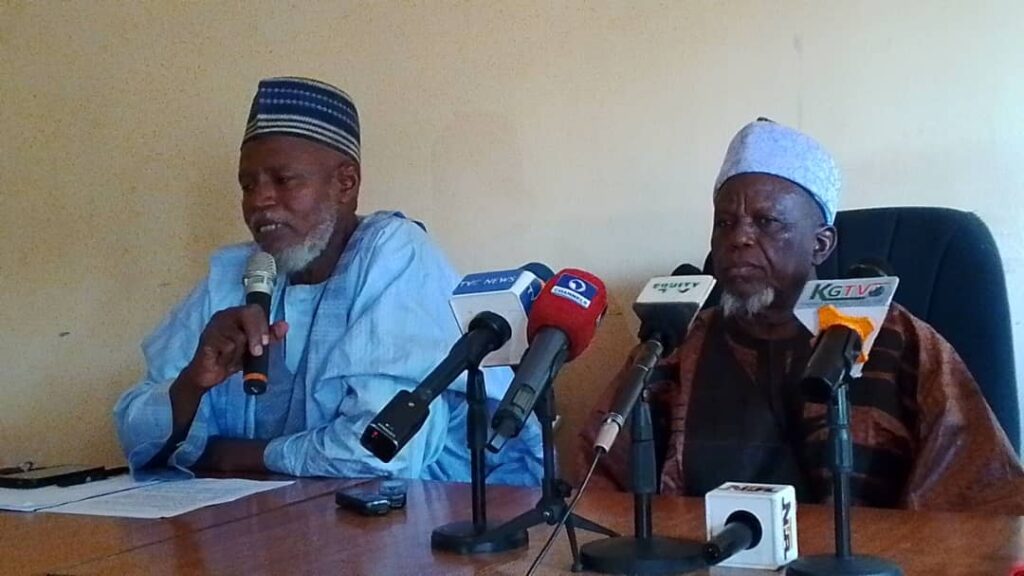 L-R: Nasiru Abubakar Kigo, Permanent Secretary for Cabinet Affairs in Kebbi State; Sheikh Abdurrahman Isa Jega, Chairman of the Kebbi State Council of Ulama