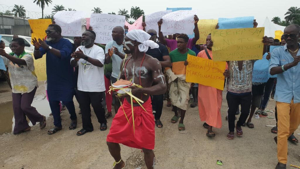 Itsekiri protests halt Shell operations in Warri