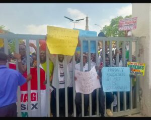 Protesting workers at the Federal Capital Territory Administration (FCTA), secretariat on Thursday