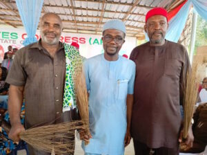 150 PDP, LP members defect to APC in Enugu, back Utazi’s suspension