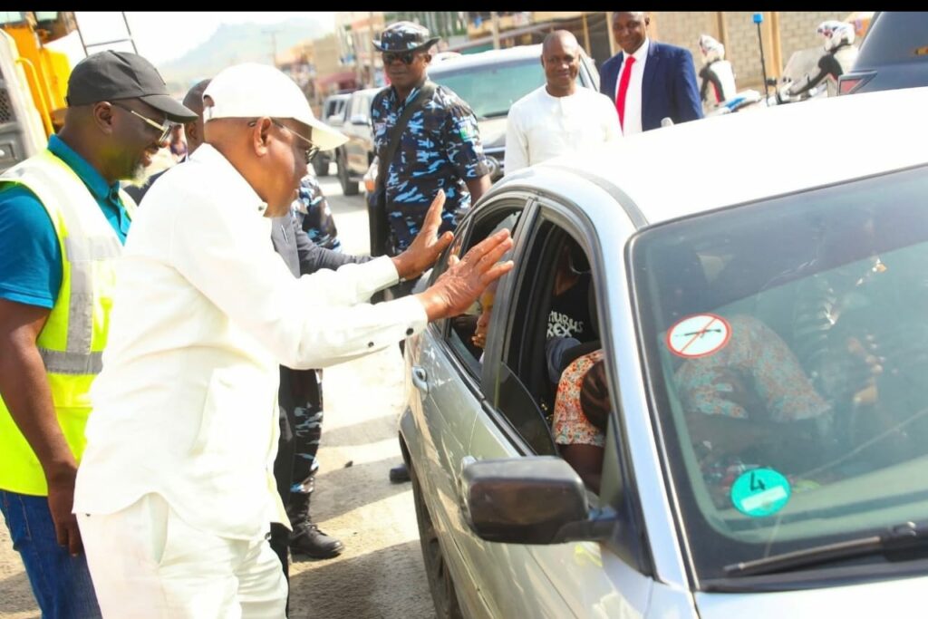FCT Minister Nyesom  Wike exchanging pleasantries with motorists as he inspects critical road projects in Ushafa, Bwari Area Council on Saturday, May 31, 2025