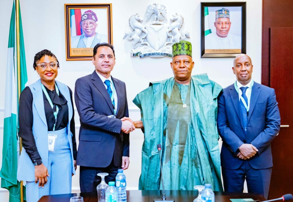 Vice President Kashim Shettima (m); Head of Islamic Development Bank Group Regional Hub, Abuja (IsDB RHA), Hammad Hundal (2nd from left); Country Economist, IsDB RHA, Obioma Asuzu (far left); and Advisor to the Head, IsDB RHA, Mohammad Salat (far right) during a courtesy visit to the Vice President at the Presidential Villa on Tuesday (13/05/2025)