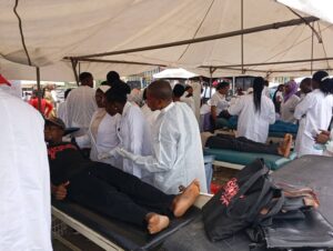 Students, residents join 1,000 voluntary vlood donors in Osun