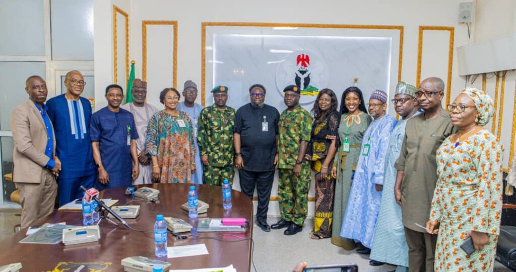 Army-visit-group-photo