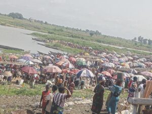 Commercial activities at the banks of Omambala River, Eke Otuocha