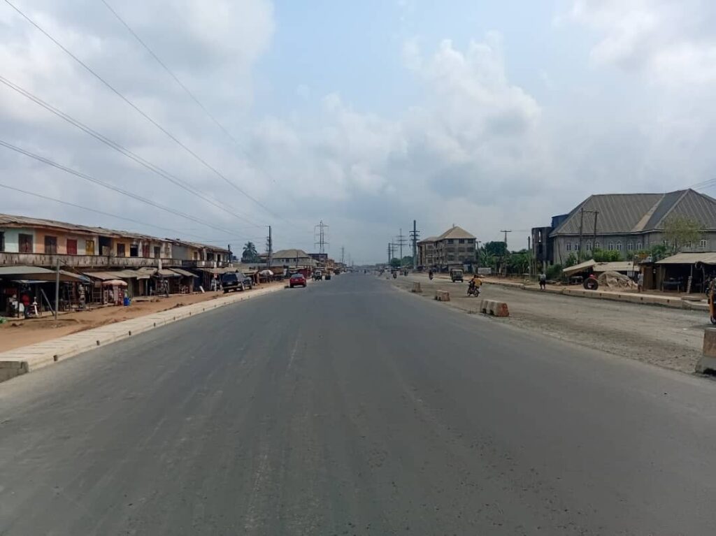 Completed-portion-of-Port-Harcourt-Road-Aba