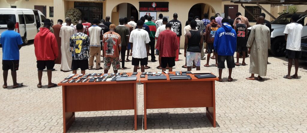 EFCC arrests 40 suspected internet fraudsters in Nasarawa