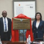 Prof. Zhang Jianzhen, Vice President of Zhejiang Normal University and Emewu unveil plaque of the new Centre