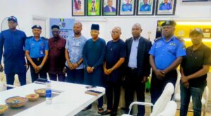 CP-Giwa-with-the-veterans-during-the-visit