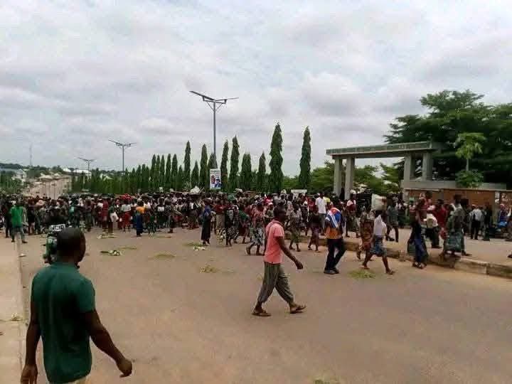 IDPs protest hunger, starvation, accused govt officials of diverting relief materials