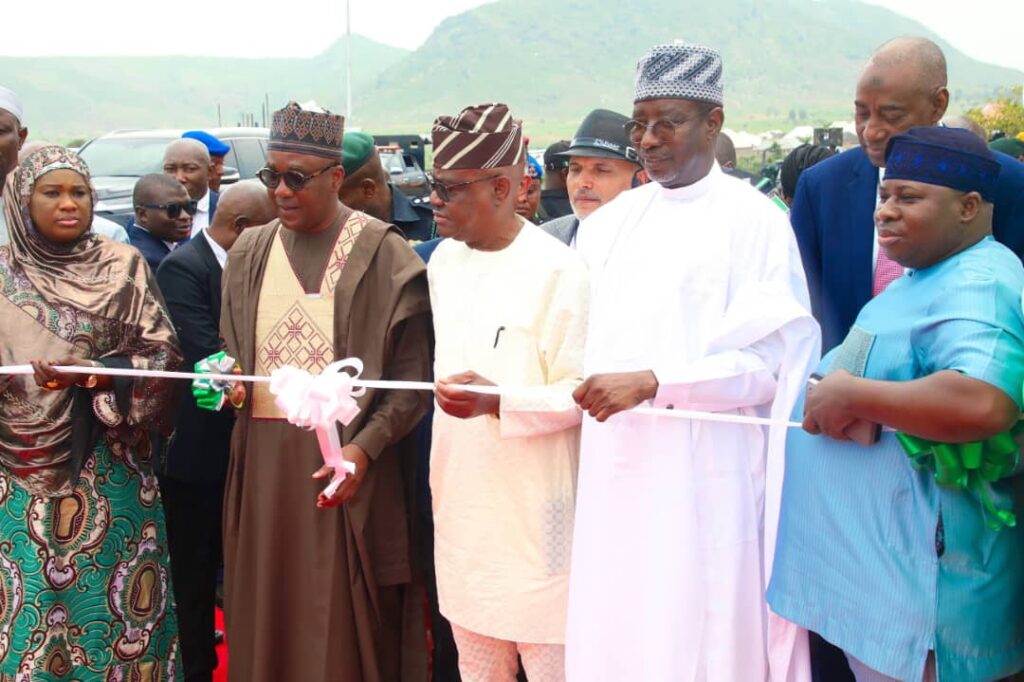 L-R: Minister of state FCT, Mariya Mahmoud, Speaker House of Rep, Tajudeen Abbas (Representative of President Boka Tinubu), FCT Minister, Nyesom Wike, Senate Committee Chairman on FCT, Senator Ibrahim Bomai and Chairman Senate Committee on Area council and Auxiliary matters, Senator Jim-kuta at the Commissioning of the newly constructed Access road in Giri District