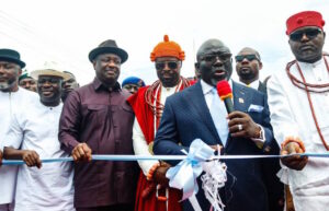Governor Sheriff Oborevwori flanked by the Aviation Minister, Festus Keaton and other traditional rulers during the  commissioning of Upper Erejuwa Road Project In Warri South Council area