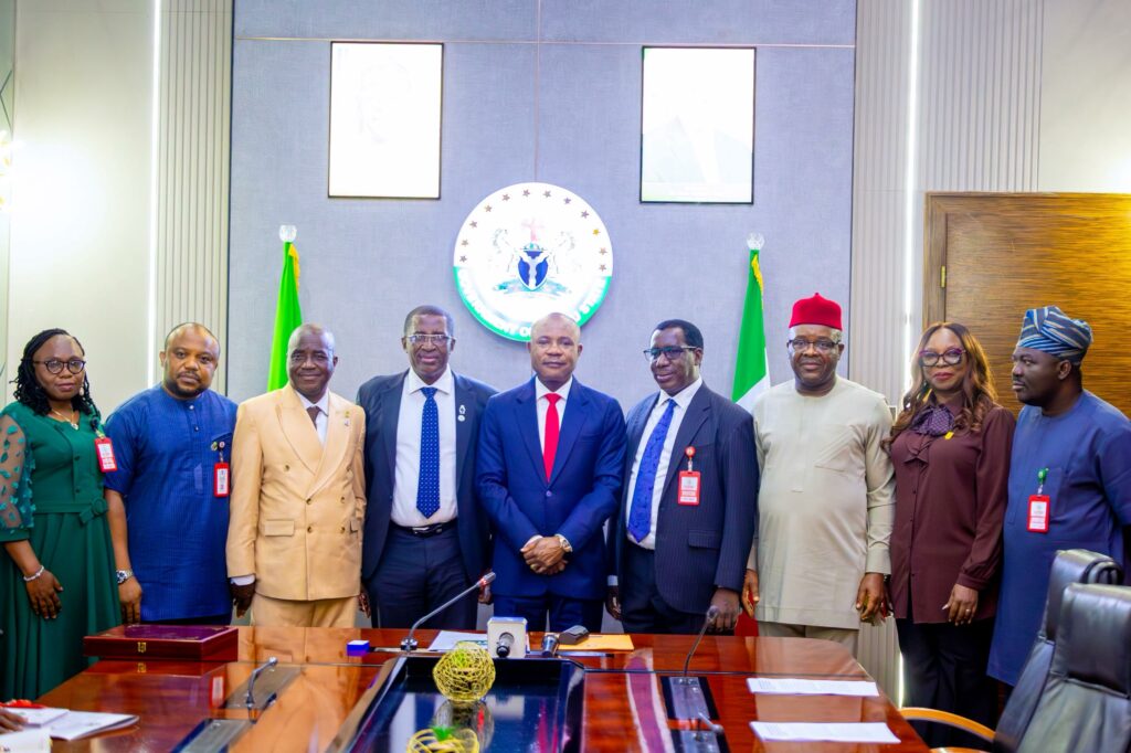 Enugu Governor Peter Mbah (centre)