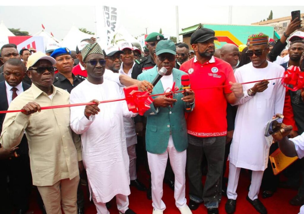L-R: Former governor of Edo State and Senator representing Edo North Senatorial District, Adams Oshiomole, Edo State Governor, Senator Monday Okpebholo, FCT Minister, Nyesom Wike, Speaker, Edo State, House of Assembly, Blessing Agbebaku and the Secretary to Edo State Government, Musa Ikhilor, during the commissioning of new Edo Line