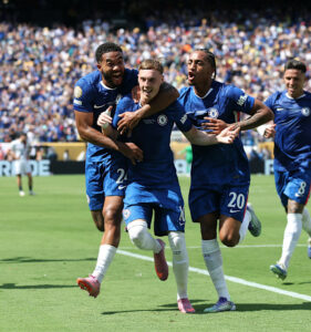 Chelsea_players_celebrate_CWC