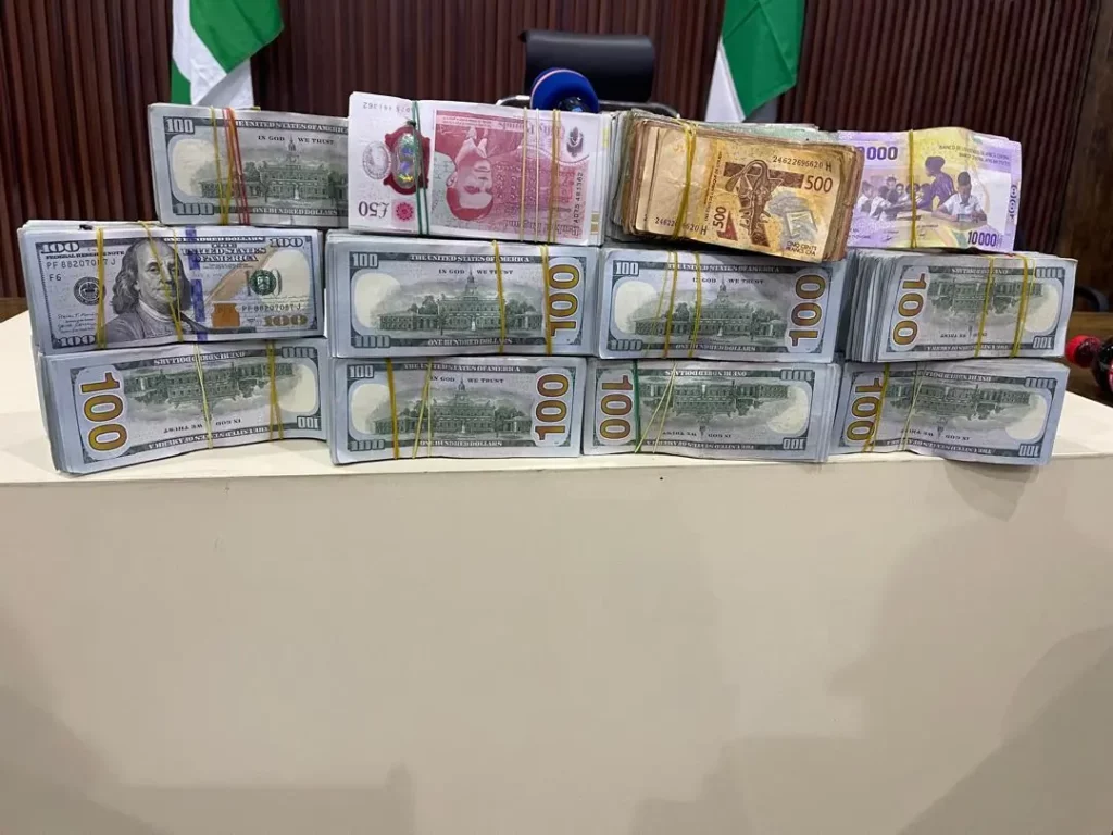 Customs intercept N653m undisclosed currencies at Kano Airport