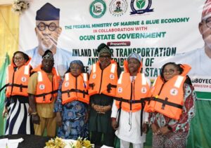 FG donates 3500 life-jackets to Ogun waterways operators