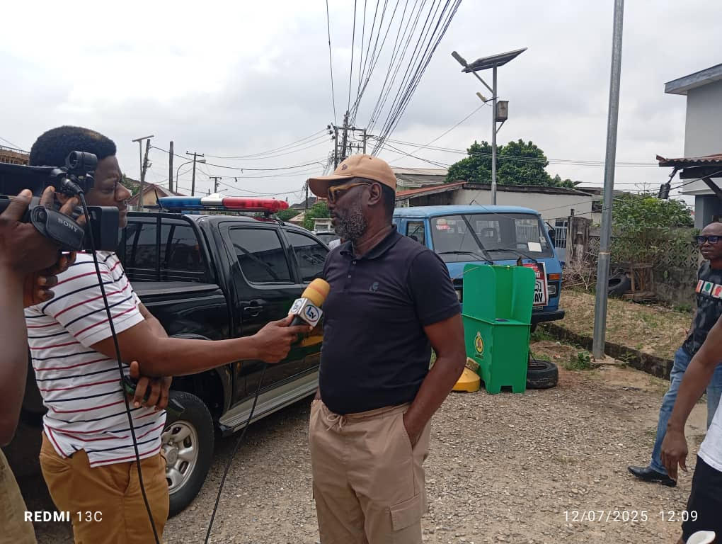 Lagos Commissioner casts vote in Kosofe