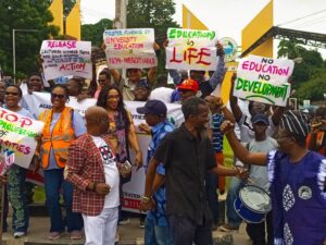 ASUU votes to continue strike as protests spread nationwide