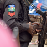 NIGERIAN-POLICE-WITH-RIFLE_TheCable1