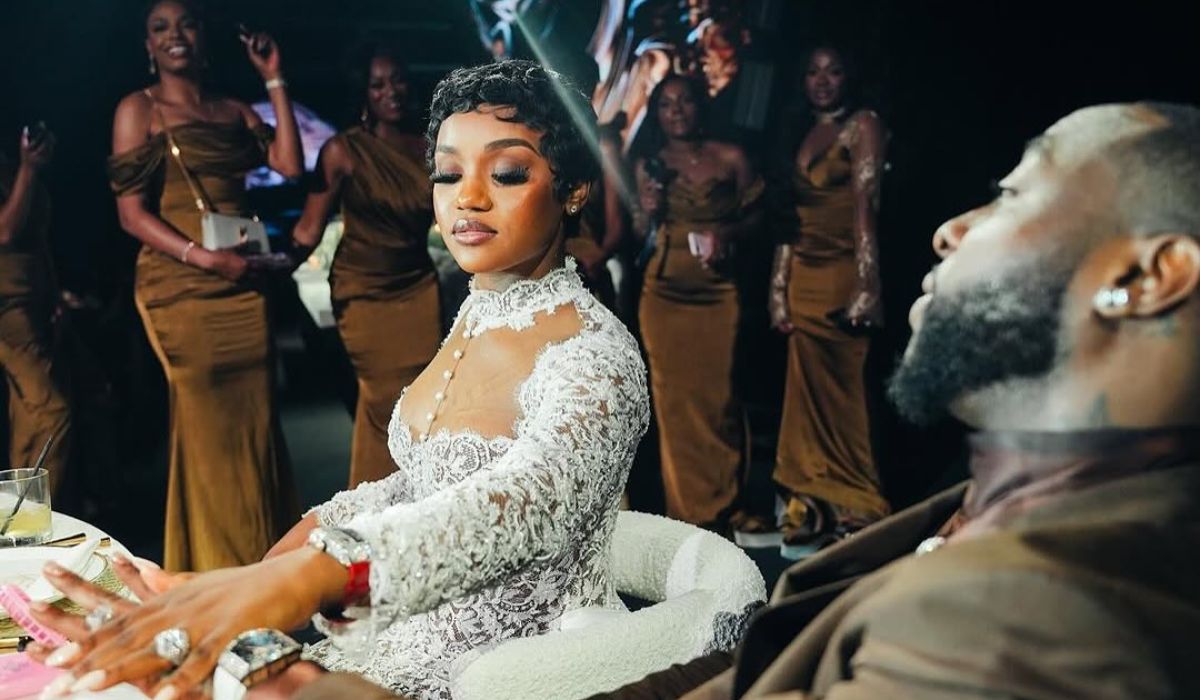 Davido gifts Chioma diamond wristwatch