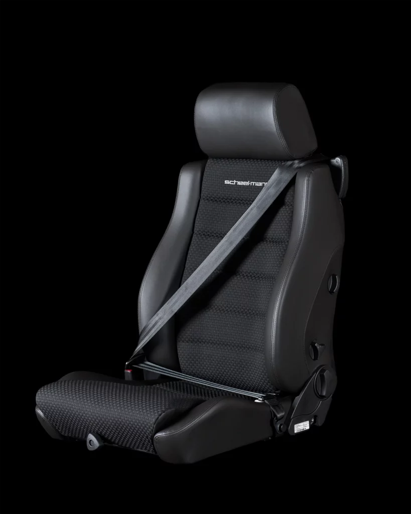 Vario_F_LR02_Black_Cloth_LH_SeatBelt_100