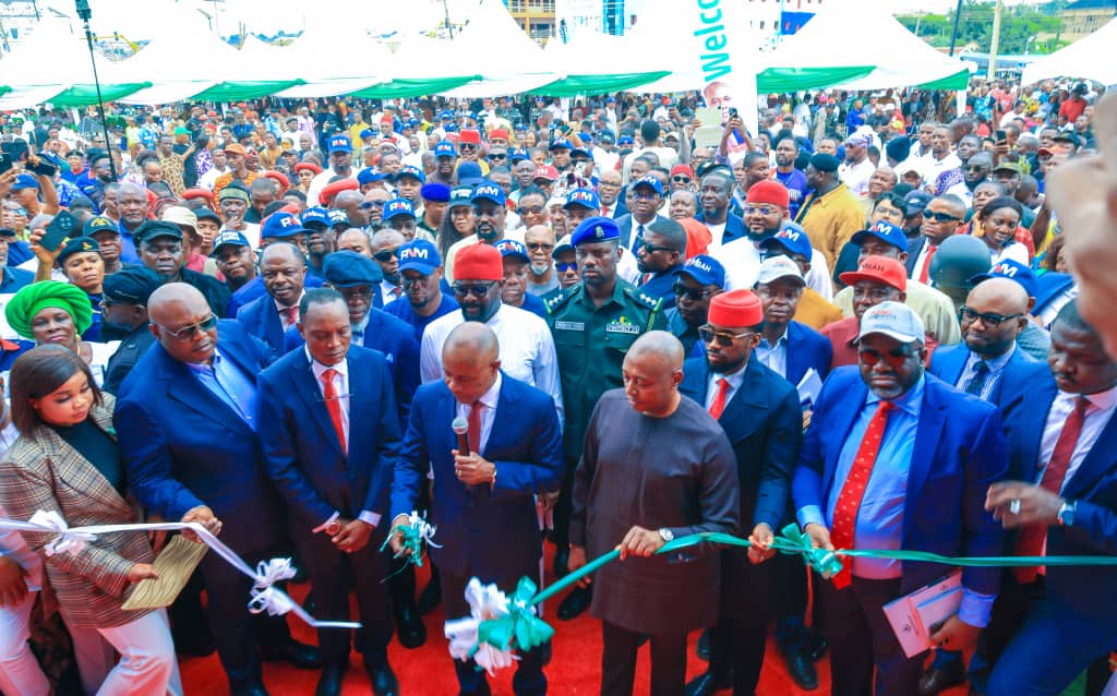 Peter Mbah commissions 5 bus terminals, 100 CNG buses