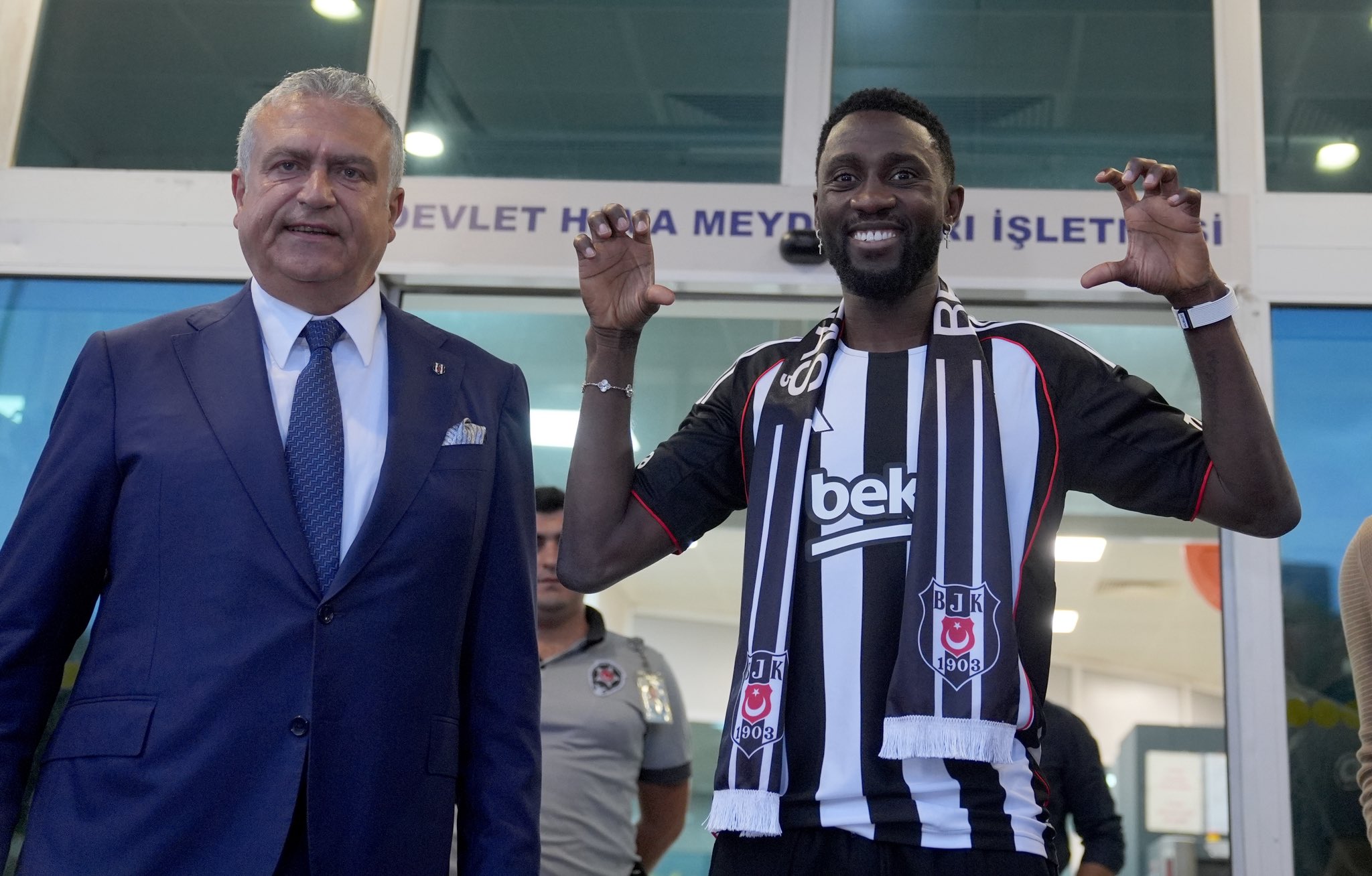 ndidi-signs-besiktas