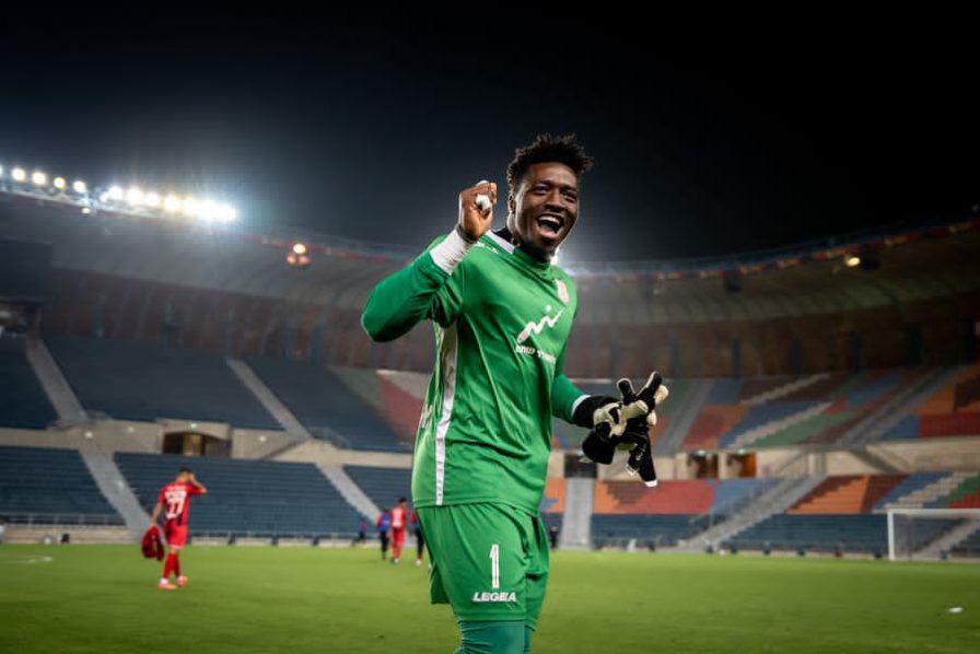 Adebayo-Adeleye-goalkeeper-896×598