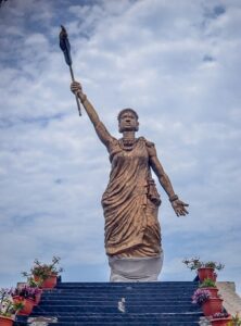 Moremi_Ajasoro_statue