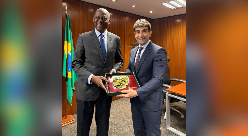 Nigerias-Central-Bank-Governor-Olayemi-Cardoso-with-his-Brazilian-count_20250830_101015_0000
