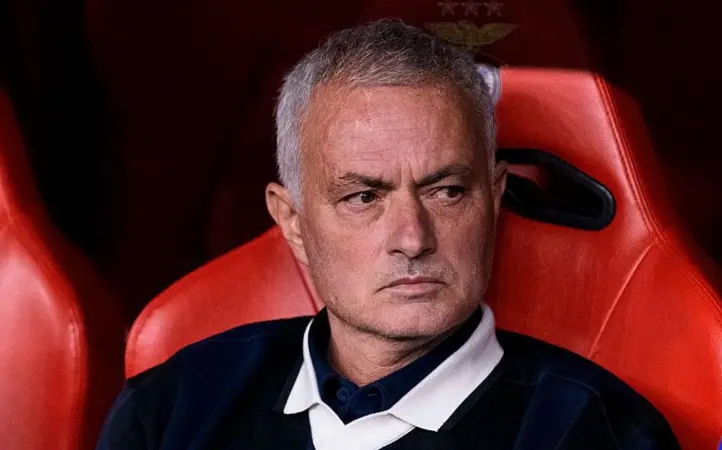 Jose Mourinho close to Benfica job