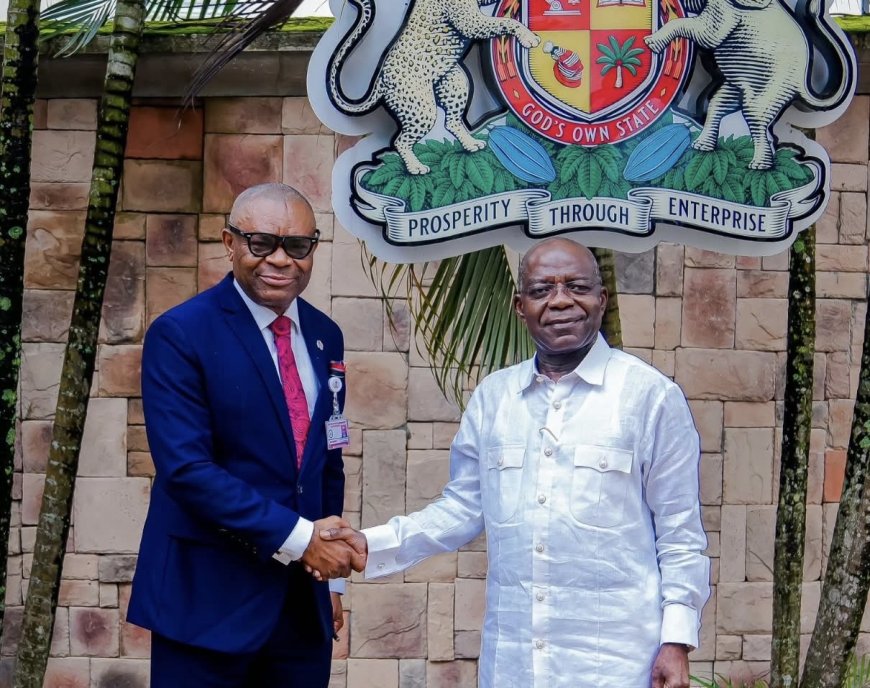 Captain Chris Anusiem (L), Abia Governor Alex Otti (R)