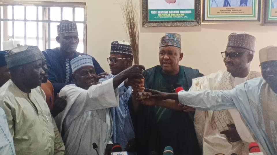 PDP chieftain decamps to APC in Zamfara 