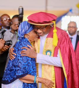 Femi Otedola and his mother, Dame Doja Otedola at the ceremony on Thursday