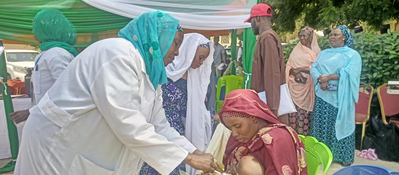 Borno governor’s wife, Dr Falmata Zulum, administers vaccine during the Integrated measles:rubella vaccination campaign in Maiduguri