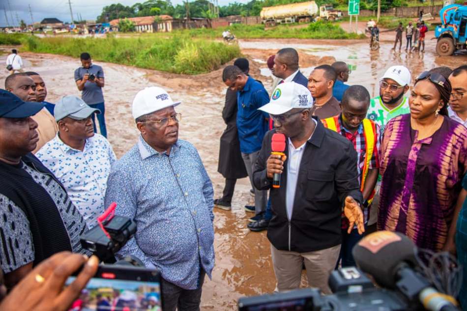 Gov-Okpebholo-and-Works-Minister-1