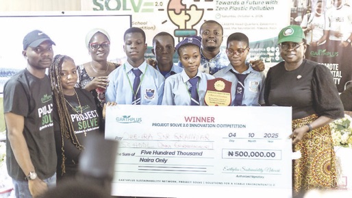 Students of Oke-Ira Senior Grammer School and Earthplus officials