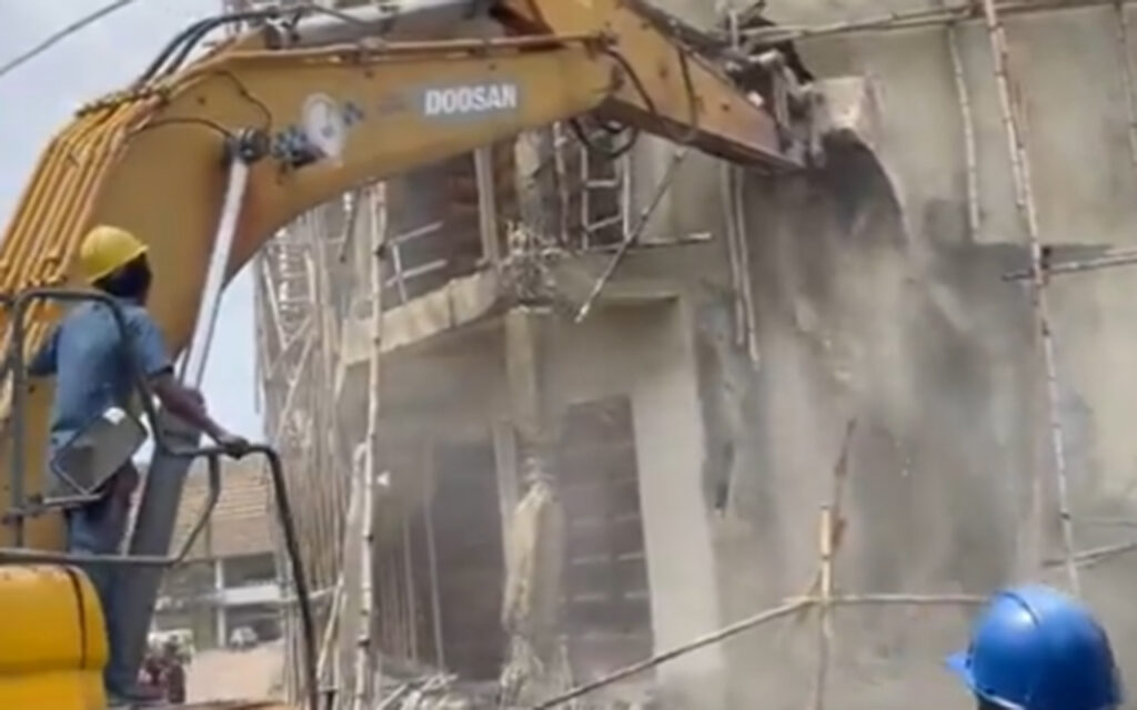 Trade-fair-demolition-