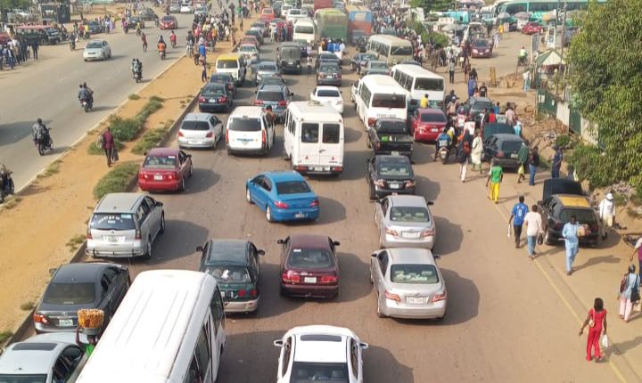 #FreeNnamdiKanuNow: Gridlock in Abuja as security mounts roadblocks