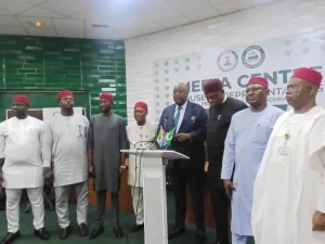 6 Reps dump opposition for APC