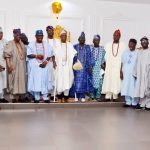 Olubadan of Ibadanland Oba Rashidi Ladoja (middle)