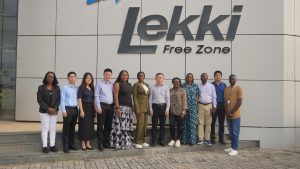 The Managing Director, Lekki Free Zone Development Company (LFZDC), Dai Shunfa (6th r), with the visiting journalists and officials of the Embassy of the People’s Republic of China in Nigeria